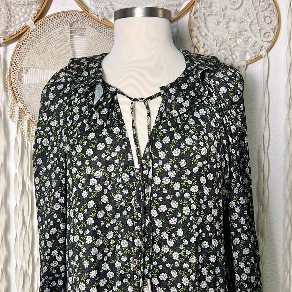 Anthropologie Peter Pan Collar Black and Green Ditzy Floral Print Blouse Small - Picture 3 of 12